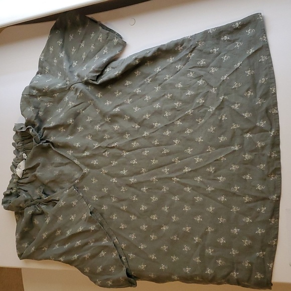 Candace Cameron Bure size small S top blo0use lightweight comfy - Picture 2 of 7